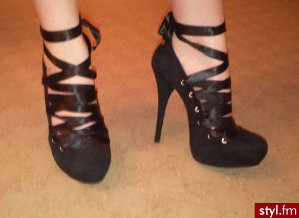 Te same co tutaj, ale inny kolor http://ikf.styl.fm/buty/item732355.htm - Pozostałe Buty Moda