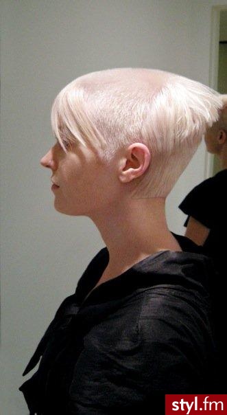 http://e-loook.blogspot.com/ - Krótkie Fryzury