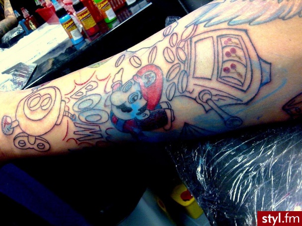MARIO w trakcie pracy - Tatuaże