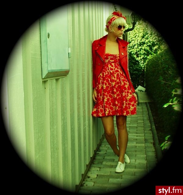 Jeżeli zdjęcie znajduje się już w galerii poproszę o link - Moda uliczna Inne Moda