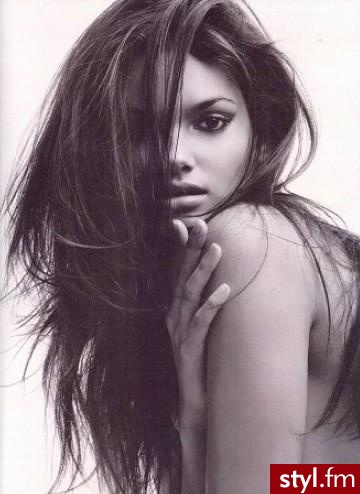 Lisalla Montenegro - Długie Fryzury