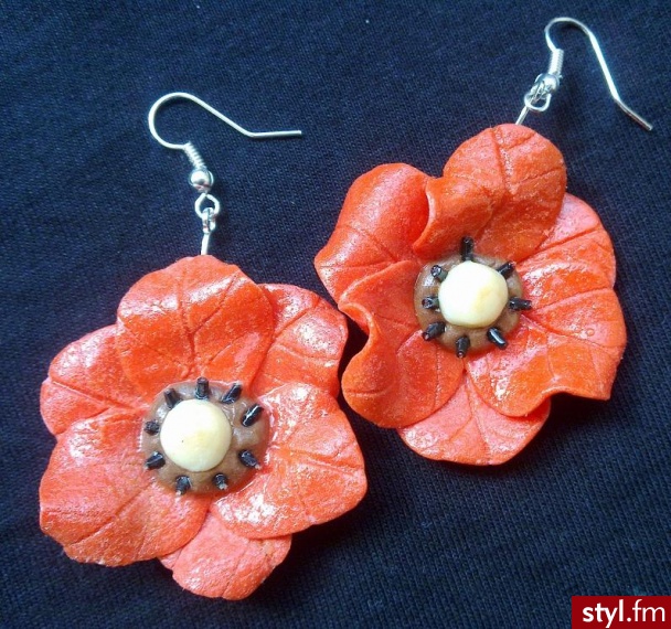 http://allegro.pl/kolczyki-maki-rekodzielo-z-modeliny-i2428393476.html  http://allegro.pl/kolczyki-maki-z-modeliny-rekodzielo-i2429213852.html - Kolczyki Biżuteria Moda