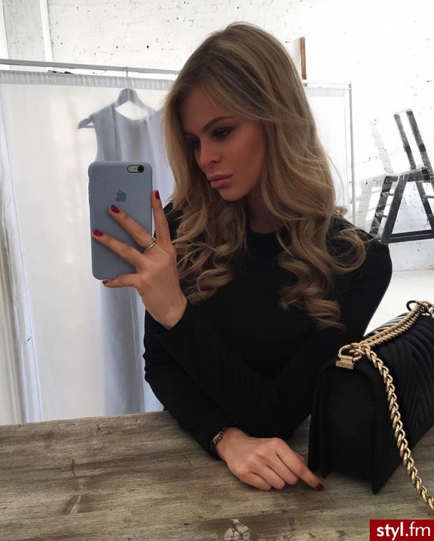 Blond Rozpuszczone Kręcone Na co dzień Średnie Fryzury