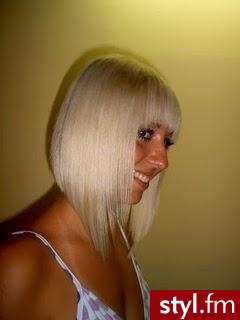 blond hair - Średnie Fryzury