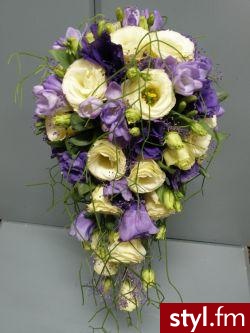 eustoma kremowa i fioletowa - Bukiety ślubne Ślub Moda