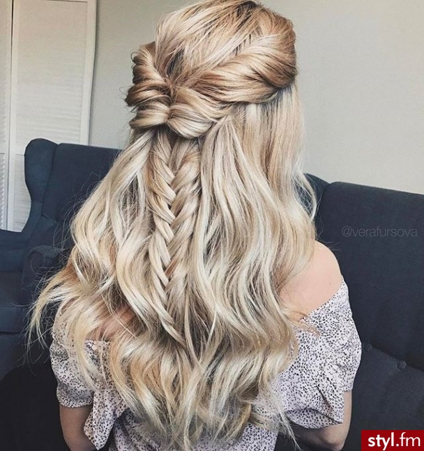 Blond Rozpuszczone Kręcone Na co dzień Długie Fryzury