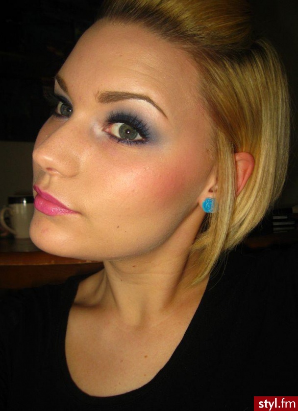makijaż. Lips:
NYX Purple Rain lip liner
MAC VG Gaga lipstick
MAC Starlet Kiss lip glass - Makijaże
