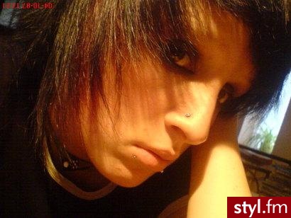 moja stara fryzura wykonana przeze mnie. - EMO Alternatywne Średnie Fryzury