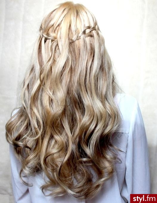 Blond Rozpuszczone Kręcone Na co dzień Długie Fryzury
