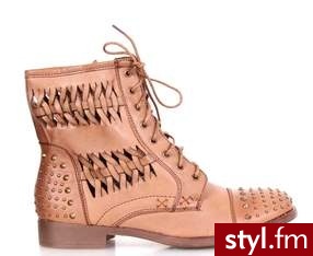 Ażurowe botki z ćwiekami znajdziecie na stronie ModneNiebo.pl - Botki Buty Moda