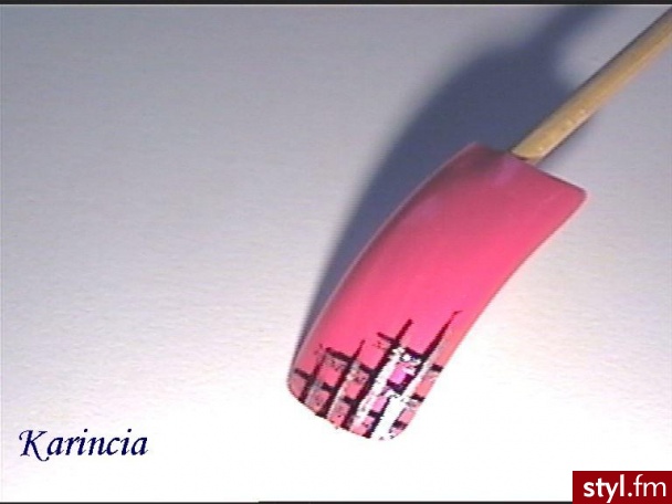 Róż kratka - Paznokcie