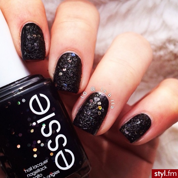 Essie - Belugaria - Naturalne Paznokcie