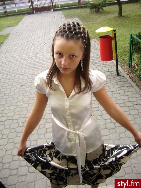 Wieczorowe Średnie Fryzury