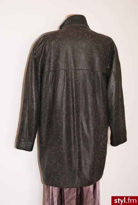Kurteczka skórzana. Kurteczka skórzana w kolorze czarnym, na podszewce, lekko ocieplana. 


Producent YORN BOUTIQUE                    Rozmiar  54

Wymiary kurteczki
biust 128 cm
pas 122 cm
długość 85 cm - Misz-masz