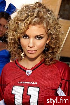 AnnaLynne Mccord  90210 - Kręcone Na co dzień Średnie Fryzury