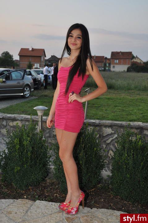 Sukienki Moda