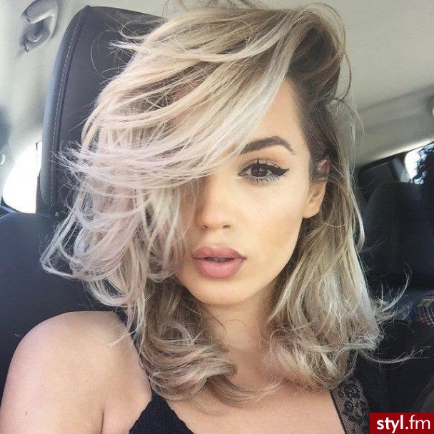 Blond Rozpuszczone Kręcone Na co dzień Średnie Fryzury