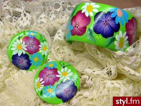 bizuteria drewniana malowana farbkami....mojego wykonania. - Pozostałe Dodatki Moda