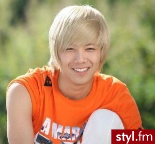 Lee Hong Ki. Lee Hong Ki - Średnie Męskie Fryzury