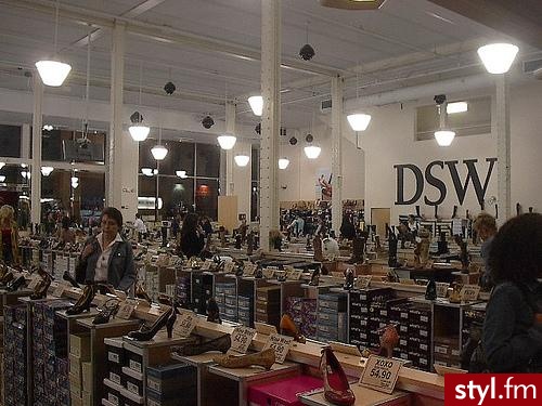 DSW- Designer Shoe Warehouse. Miejsce gdzie wszyscy chcą wejść, a tylko mężczyźni chcą wyjść :) - Pozostałe Buty Moda