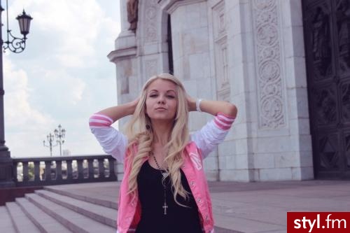 Blond Rozpuszczone Proste Na co dzień Średnie Fryzury