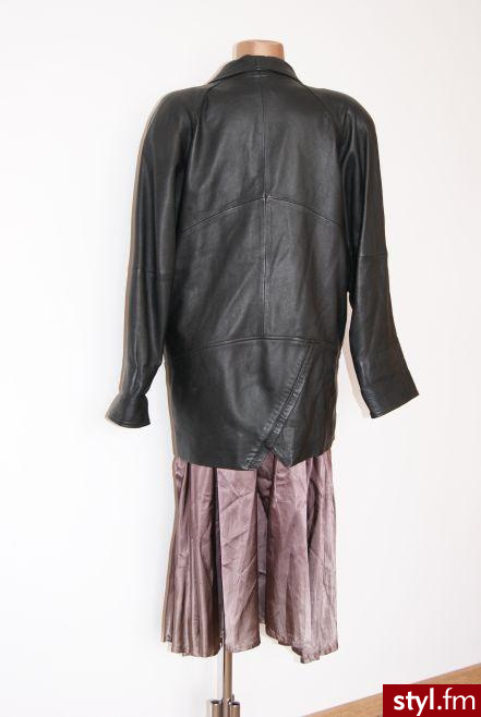 Kurteczka skórzana. Kurteczka skórzana w kolorze czarnym. 

                    Rozmiar  52

Wymiary kurteczki
biust 120 cm
pas 106 cm
długość 77 cm



Cena  55 zł - Misz-masz