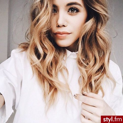 Blond Rozpuszczone Kręcone Na co dzień Średnie Fryzury