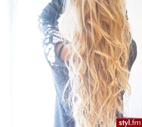 Blond Rozpuszczone Kręcone Na co dzień Długie Fryzury