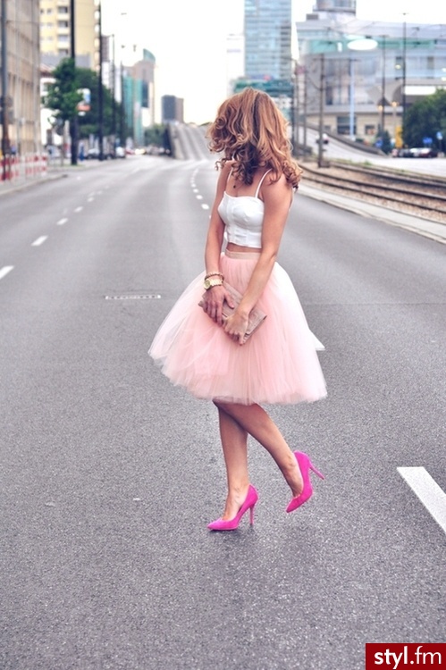 Średnie Spódnice Moda