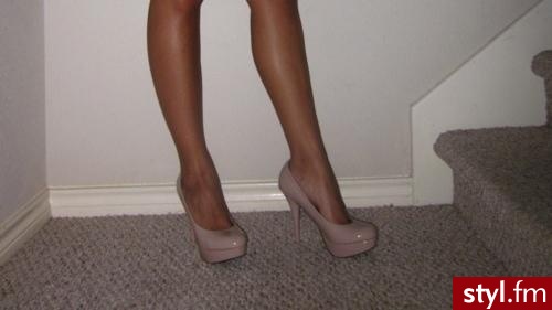 <3 - Szpilki Buty Moda