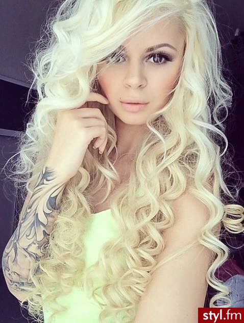 Fryzury Blond Włosy Fryzury Długie Na Co Dzień Kręcone Rozpuszczone Blond Twojaniespodzianka 8597