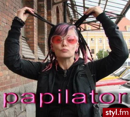 PAPILATOR poleca
Przedłużanie włosów Włosami syntetycznymi firmy PROFIBRE
Pasemka syntetyczne refleksy
PRZEDłUżANIE Włosami naturalnymi firmy so.cap
Pasemka naturalne na keratynę
Warkoczyki wplatane z włosami syntetycznymi
Dready Syntetyczne wplatan - Dredy Alternatywne Średnie Fryzury