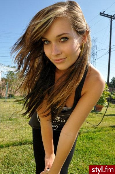 Średnie Fryzury