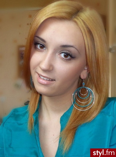 Blond Rozpuszczone Proste Na co dzień Średnie Fryzury