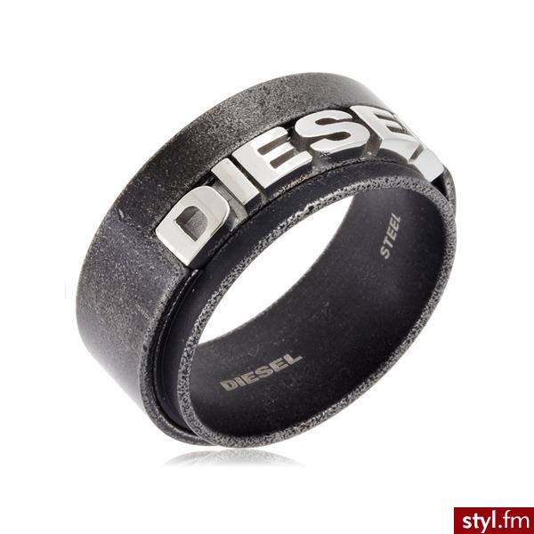 BIŻUTERIA MĘSKA DIESEL - SYGNET  DX0659040 Rozmiar 20 - Pierścionki Biżuteria Moda