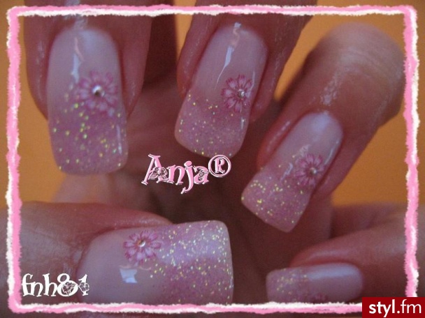 pinky - Paznokcie