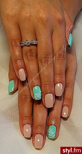 manicure hybrydowy - Kwadratowe Zdobienia 3D Naturalne Paznokcie