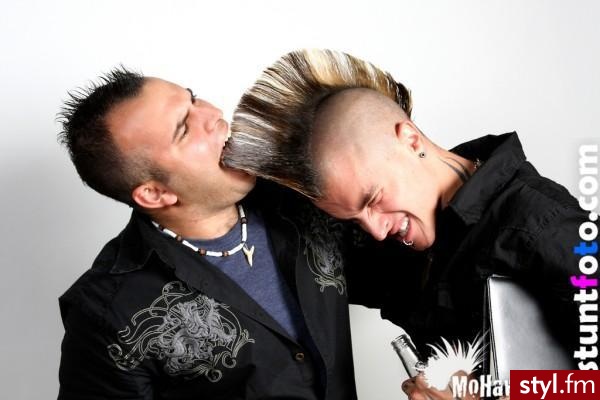 ....... - Punk Rock Alternatywne Średnie Fryzury
