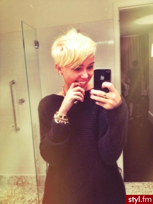 Miley Cyrus - Blond Rozpuszczone Proste z grzywką Na co dzień Krótkie Fryzury