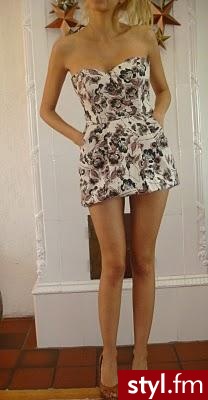 Sukienki Moda