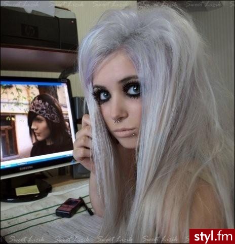 EMO Alternatywne Średnie Fryzury