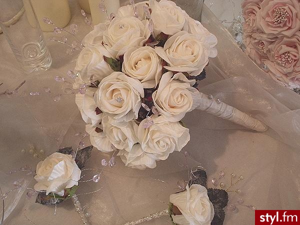 Jeśli już jest w galerii to poproszę o linka, a wtedy usunę zdjęcie. - Bukiety ślubne Ślub Moda