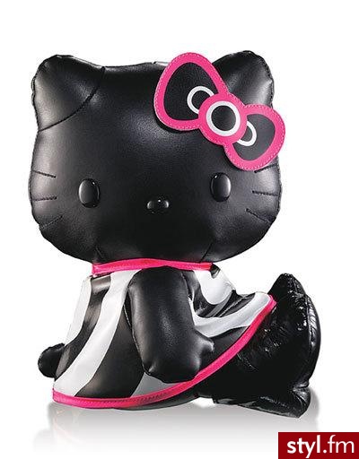 Figurka firmy MAC stworzona specjalnie na nową kolekcję z Hello Kitty. została wykonana ze skóry a kosztuje 42$ - Gadżety Inne Moda