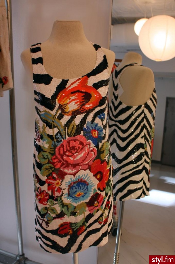 Sukienki Moda