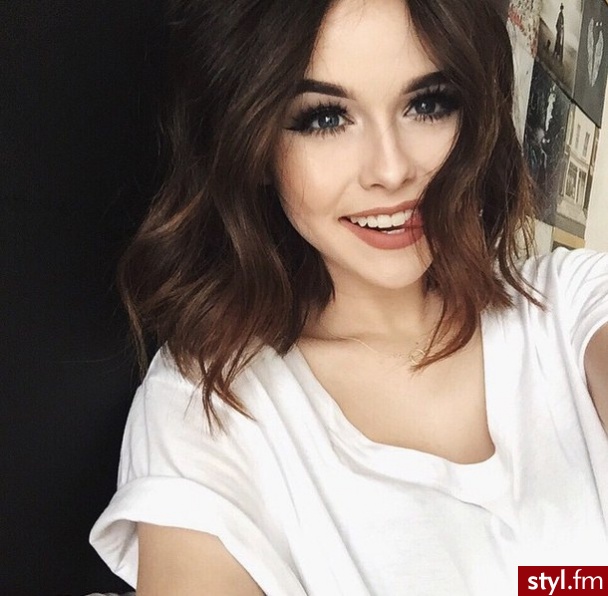 Średnie Fryzury