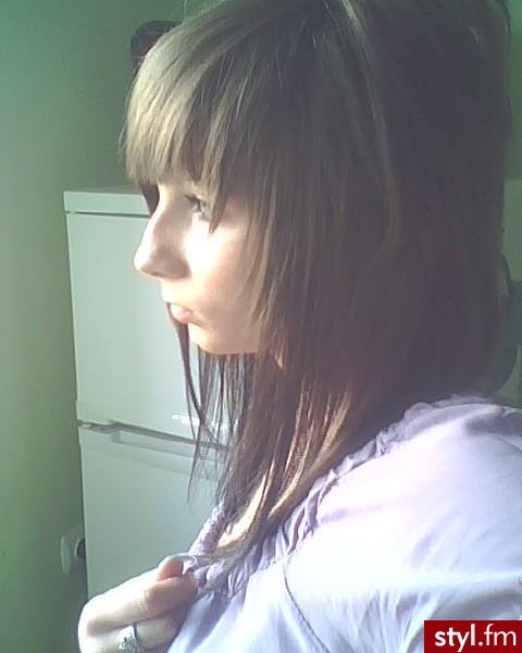 Średnie Fryzury