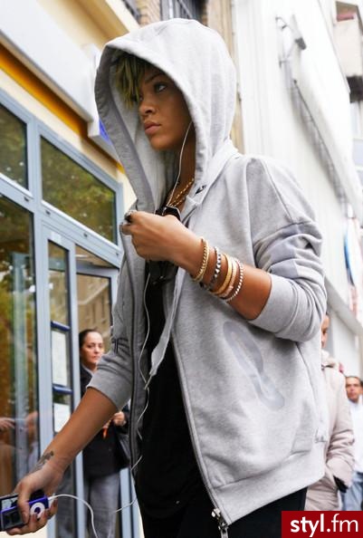 Rihanna in Paris - Moda uliczna Inne Moda