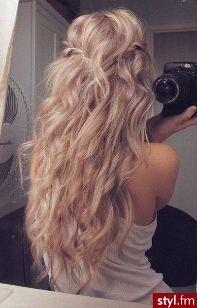 Blond Rozpuszczone Kręcone Na co dzień Długie Fryzury