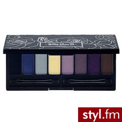 Kat Von D dla Sephory. W skład jej kolekcji wchodzą m.in. dwie palety cieni - Ludwig (na cześć jej kota; pierwsze oraz drugie zdjęcie w mojej galerii) oraz Beethoven (trzecie zdjęcie). Kat sama zaprojektowała opakowania na kosmetyki :) - Misz-masz