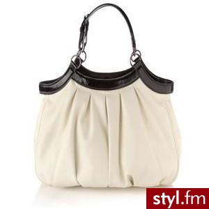 Patent And Pleat Bag - Polyvore. Pobrano ze strony: http://www.polyvore.com/patent_pleat_bag/thing?id=16286736 - Pozostałe Torebki Moda